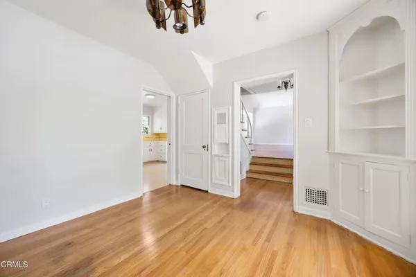 $1,275,000 | 2015 Montecito Drive, Glendale, CA 91208