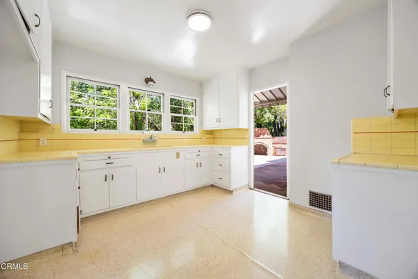 $1,275,000 | 2015 Montecito Drive, Glendale, CA 91208