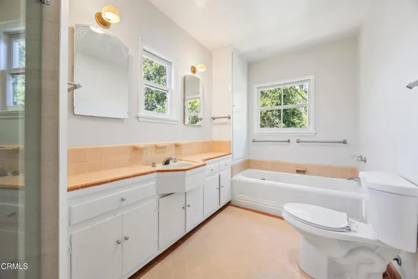 $1,275,000 | 2015 Montecito Drive, Glendale, CA 91208
