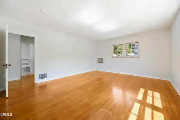 $1,275,000 | 2015 Montecito Drive, Glendale, CA 91208