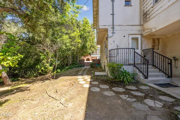 $1,275,000 | 2015 Montecito Drive, Glendale, CA 91208