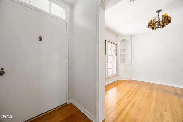 $1,275,000 | 2015 Montecito Drive, Glendale, CA 91208