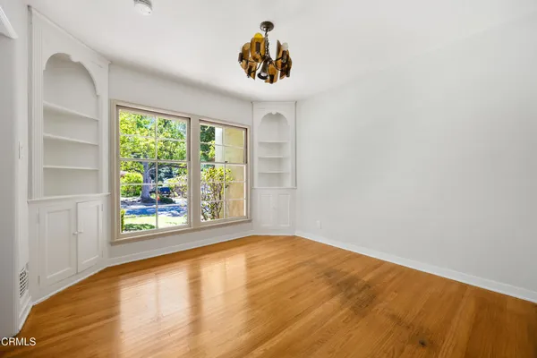 $1,275,000 | 2015 Montecito Drive, Glendale, CA 91208