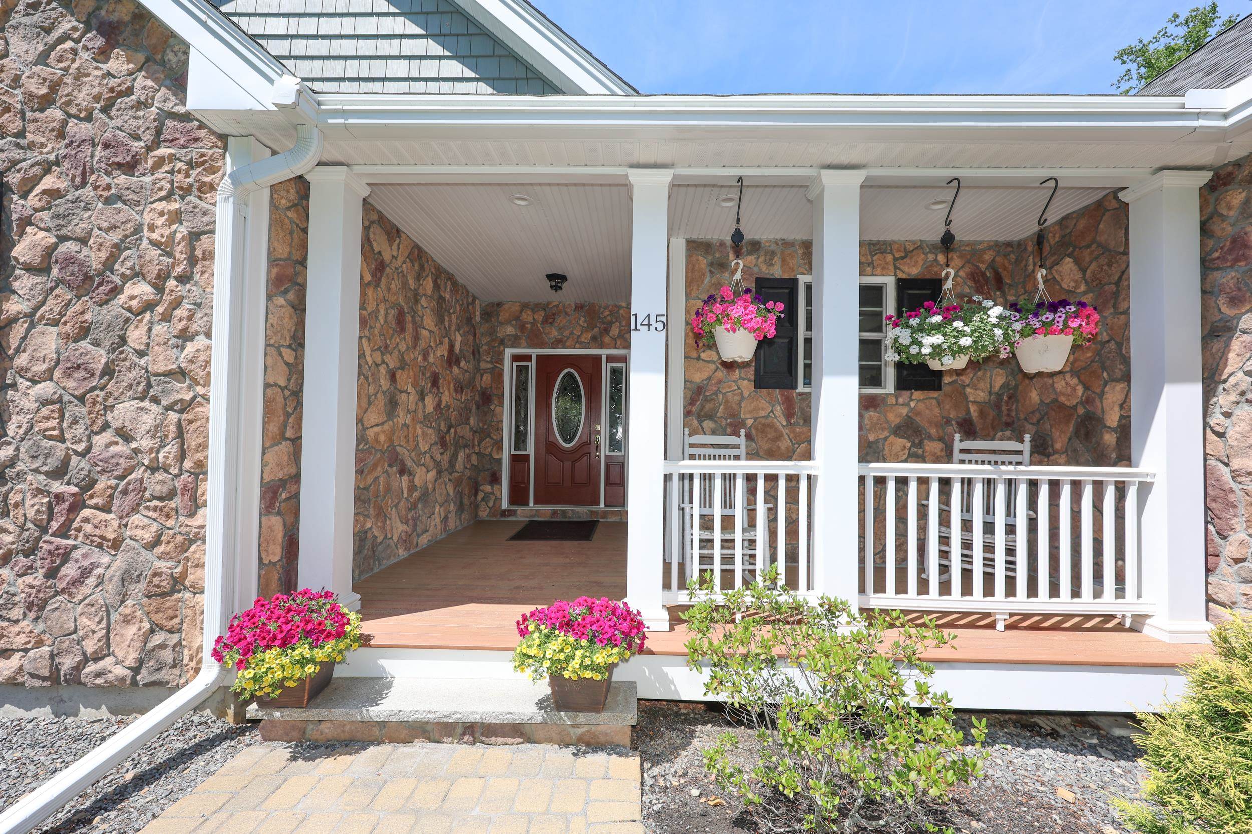 145 Clement Road Pelham, NH 03076 - Photo 2 of 46