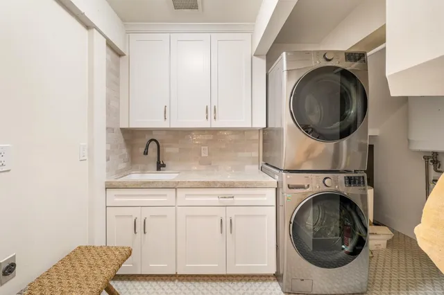 $2,299,000 | 9583 Redwood Court, Carmel, CA 93923