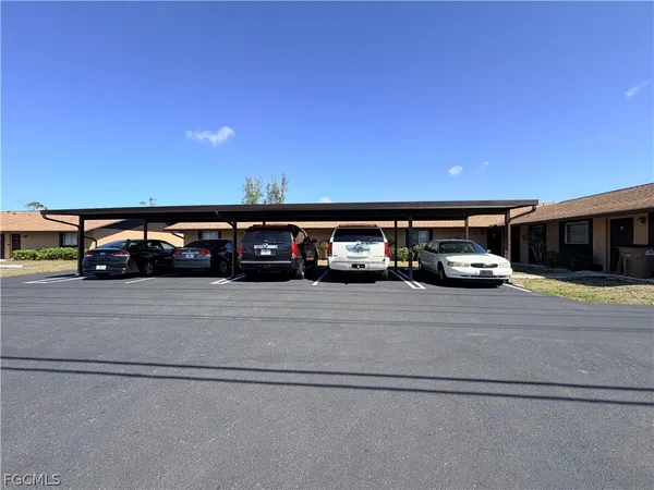 $1,350 | 823 Gleason Parkway, Unit 2, Cape Coral, FL 33914