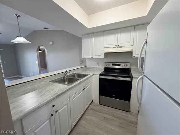 $1,350 | 823 Gleason Parkway, Unit 2, Cape Coral, FL 33914