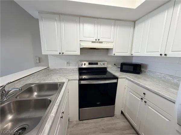 $1,350 | 823 Gleason Parkway, Unit 2, Cape Coral, FL 33914