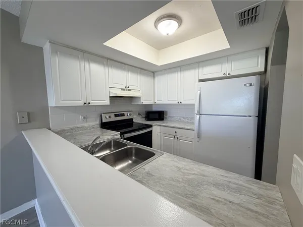 $1,350 | 823 Gleason Parkway, Unit 2, Cape Coral, FL 33914