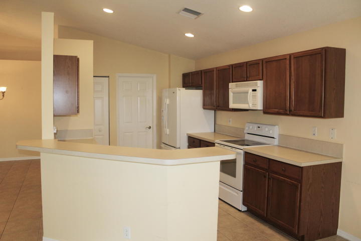 12031 Roma Road Boynton Beach, FL 33436 - Photo 5 of 32 SNACK BAR AREA