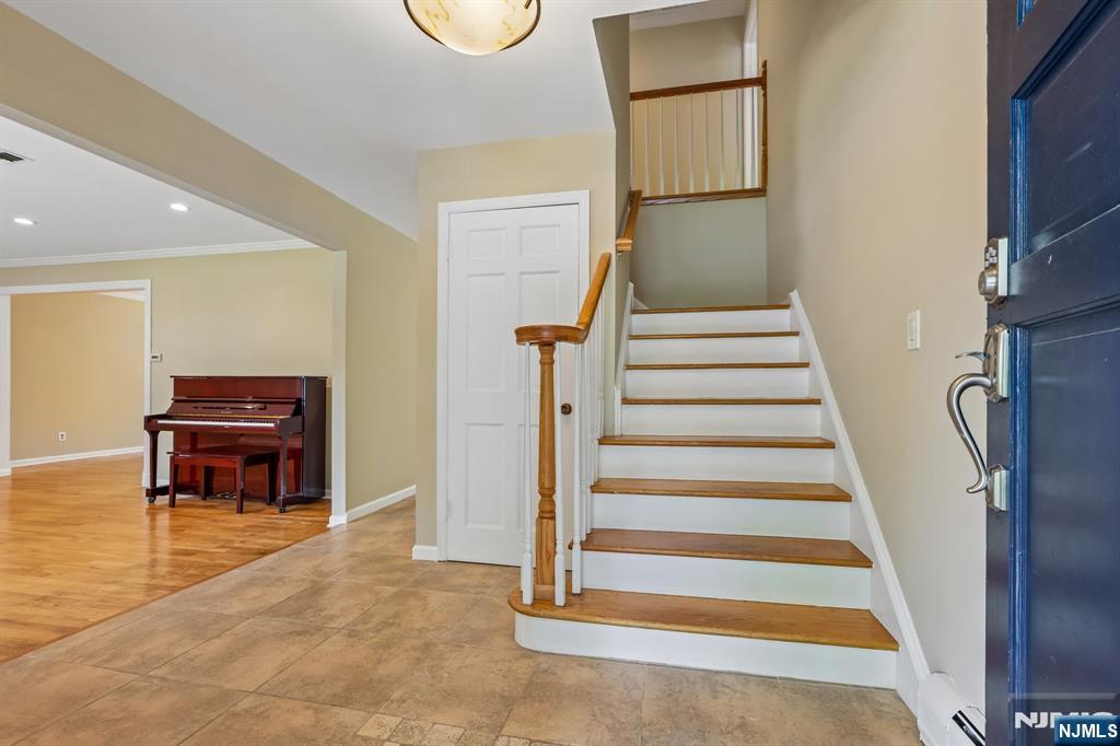 39 Maple Avenue Demarest, NJ 07627 - Photo 5 of 49