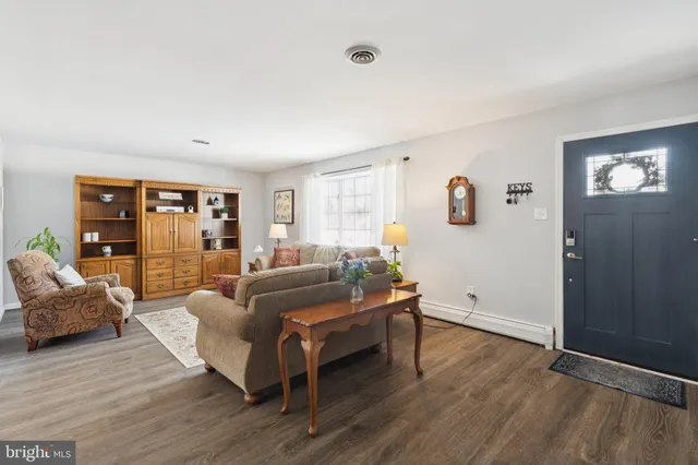 $525,000 | 404 Enfield Road, Oreland, PA 19075