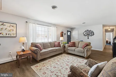 $525,000 | 404 Enfield Road, Oreland, PA 19075