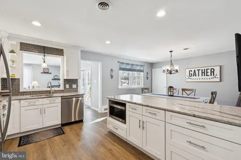 $525,000 | 404 Enfield Road, Oreland, PA 19075