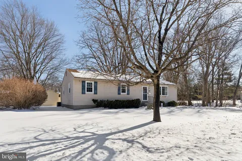 $525,000 | 404 Enfield Road, Oreland, PA 19075