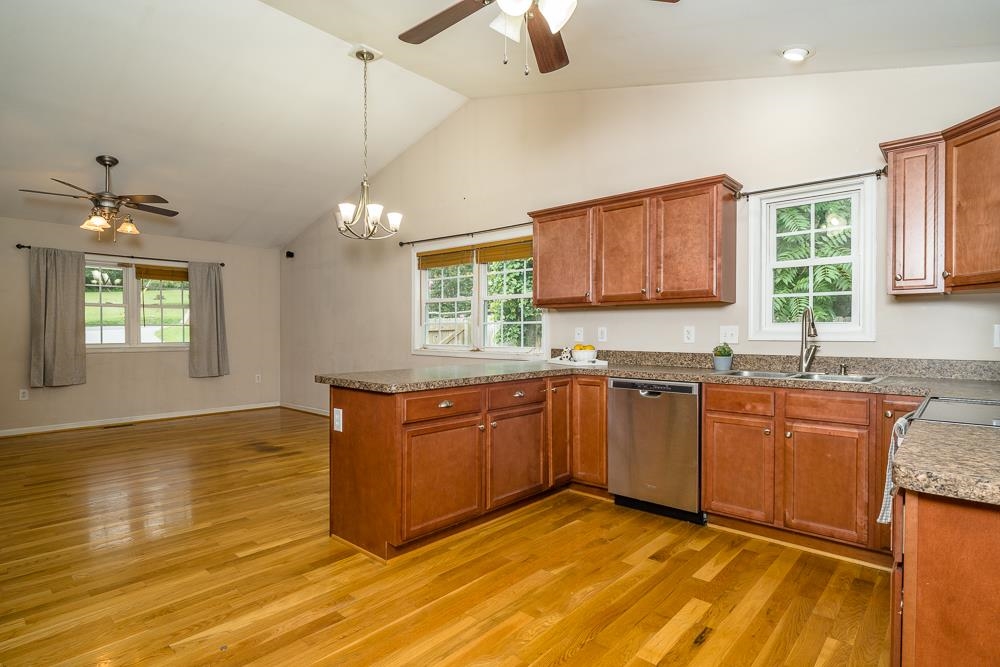 248 Orchard Road Staunton, VA 24401 - Photo 6 of 26 Gallery Image 6