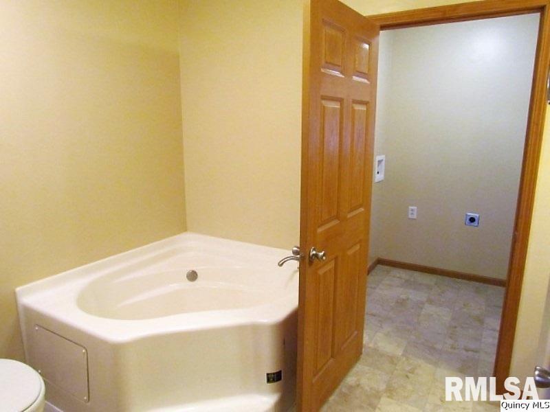 200 North Ohio Street Camp Point, IL 62320 - Photo 9 of 30 Gallery Image 9
