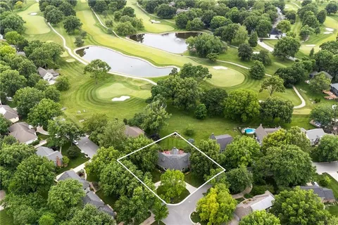 $989,000 | 12854 Pembroke Circle, Leawood, KS 66209