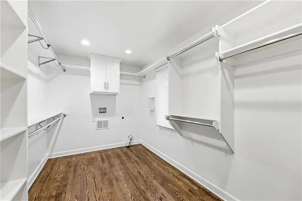 $989,000 | 12854 Pembroke Circle, Leawood, KS 66209