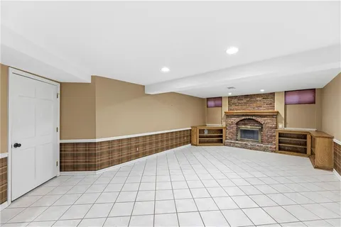 $989,000 | 12854 Pembroke Circle, Leawood, KS 66209