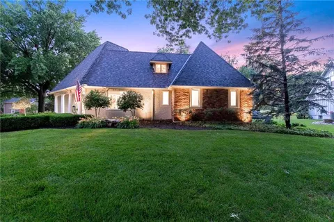 $989,000 | 12854 Pembroke Circle, Leawood, KS 66209