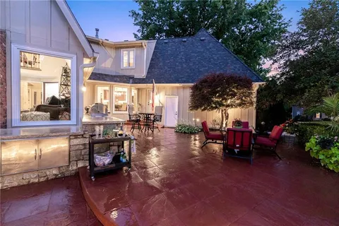 $989,000 | 12854 Pembroke Circle, Leawood, KS 66209
