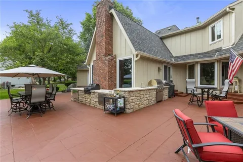 $989,000 | 12854 Pembroke Circle, Leawood, KS 66209