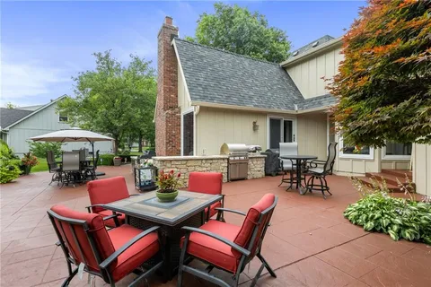 $989,000 | 12854 Pembroke Circle, Leawood, KS 66209