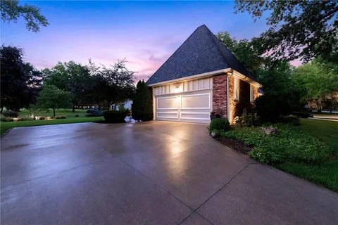 $989,000 | 12854 Pembroke Circle, Leawood, KS 66209