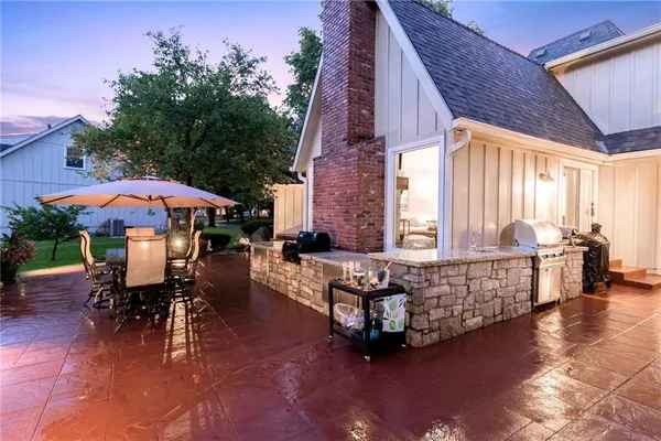 $989,000 | 12854 Pembroke Circle, Leawood, KS 66209