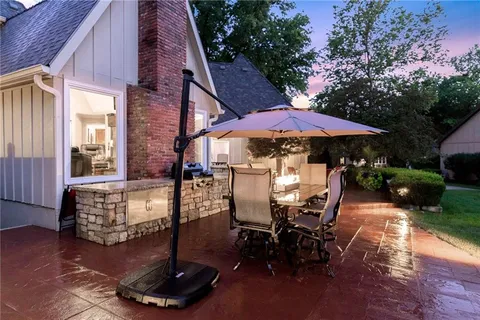 $989,000 | 12854 Pembroke Circle, Leawood, KS 66209