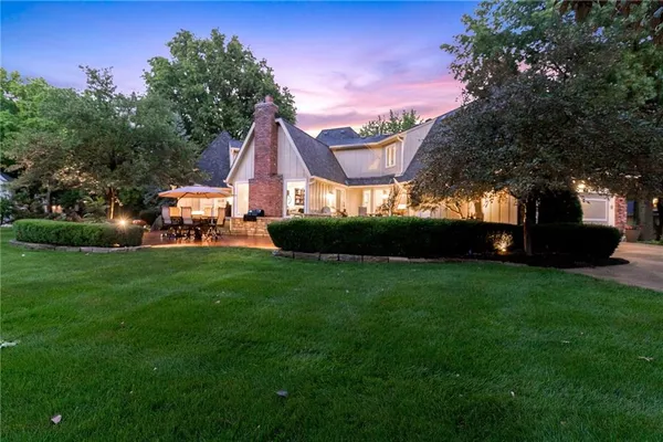 $989,000 | 12854 Pembroke Circle, Leawood, KS 66209