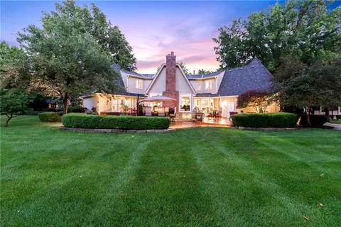 $989,000 | 12854 Pembroke Circle, Leawood, KS 66209