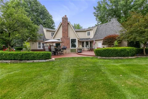 $989,000 | 12854 Pembroke Circle, Leawood, KS 66209