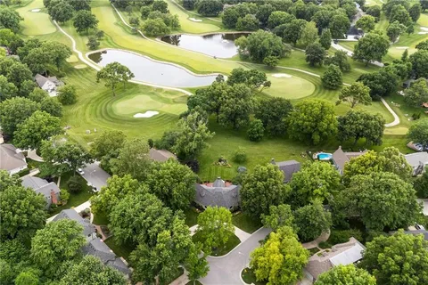 $989,000 | 12854 Pembroke Circle, Leawood, KS 66209