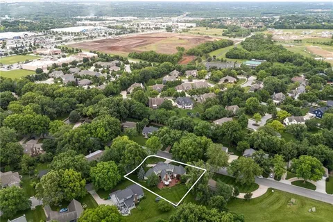 $989,000 | 12854 Pembroke Circle, Leawood, KS 66209
