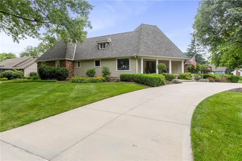 $989,000 | 12854 Pembroke Circle, Leawood, KS 66209