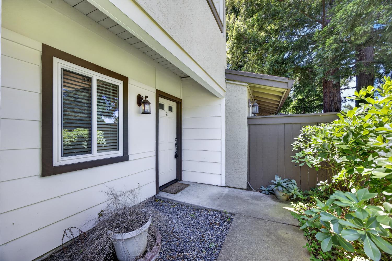 6239 Riverside Boulevard, Unit 2 Sacramento, CA 95831 - Photo 4 of 42
