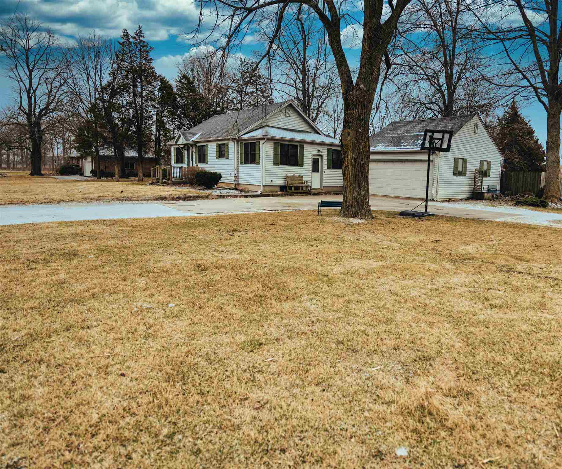 9112 Monroeville Road Fort Wayne, IN 46816 - Photo 2 of 25