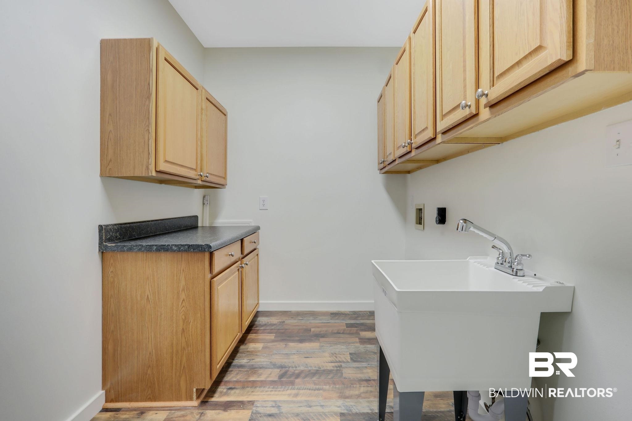 7239 Franklin Road Foley, AL 36535 - Photo 7 of 28 Laundry Room