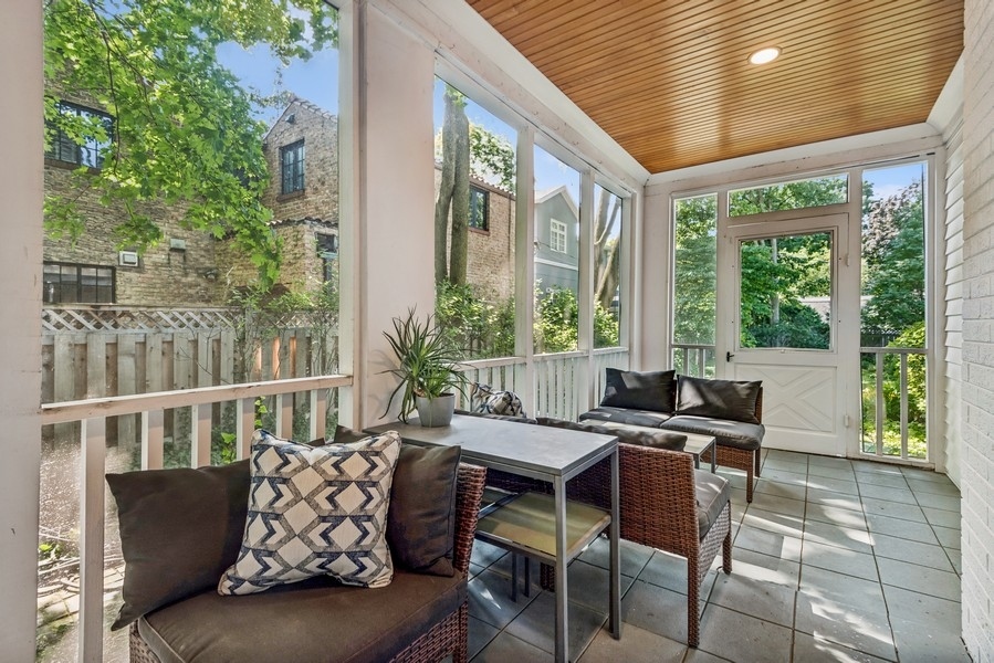2910 Colfax Street Evanston, IL 60201 - Photo 21 of 35