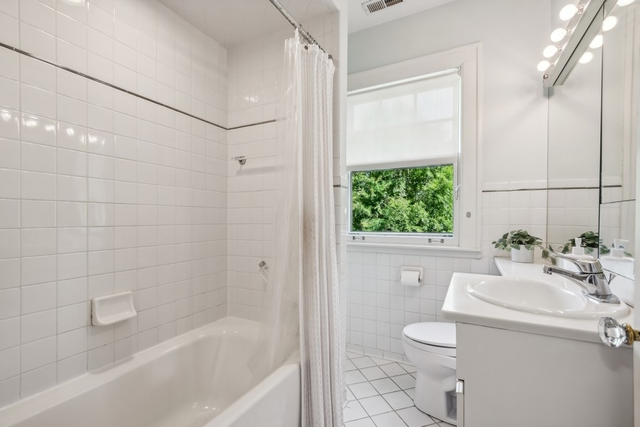 2910 Colfax Street Evanston, IL 60201 - Photo 26 of 35