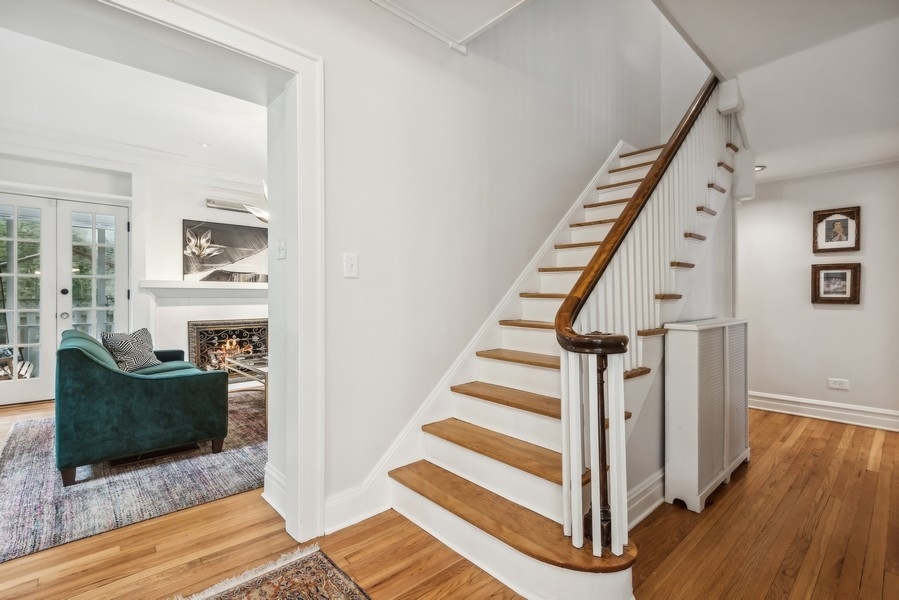 2910 Colfax Street Evanston, IL 60201 - Photo 3 of 35