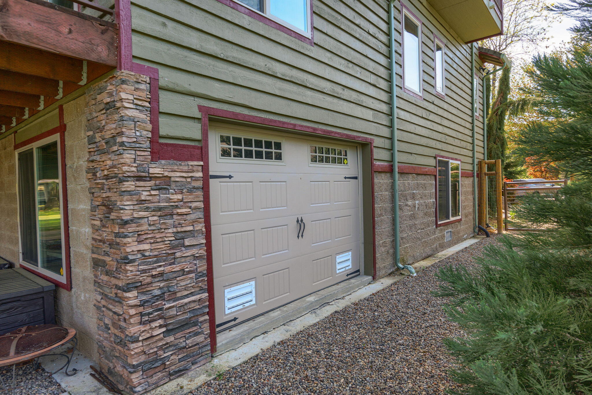 343 Rene Drive Shady Cove, OR 97539 - Photo 88 of 152 Garage