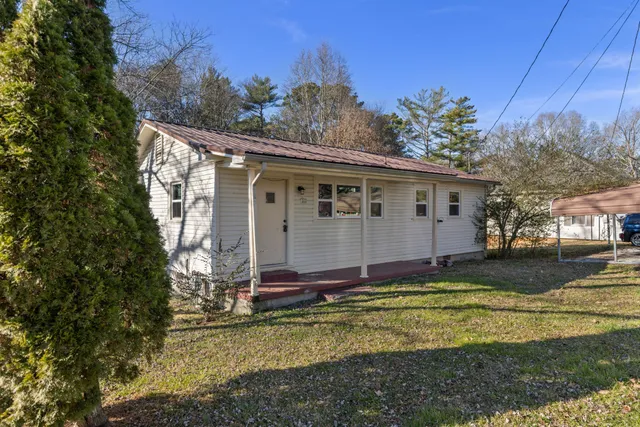 $1,100 | 111 3rd Avenue North, Loretto, TN 38469