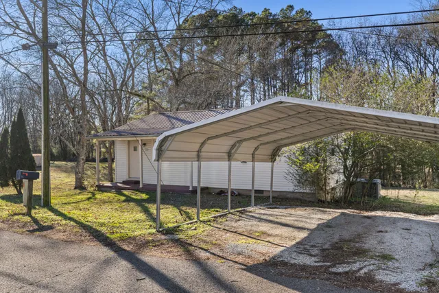 $1,100 | 111 3rd Avenue North, Loretto, TN 38469