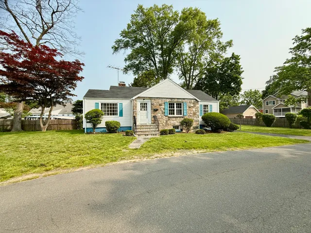 $3,750 | 14 Hedge Drive, Norwalk, CT 06851