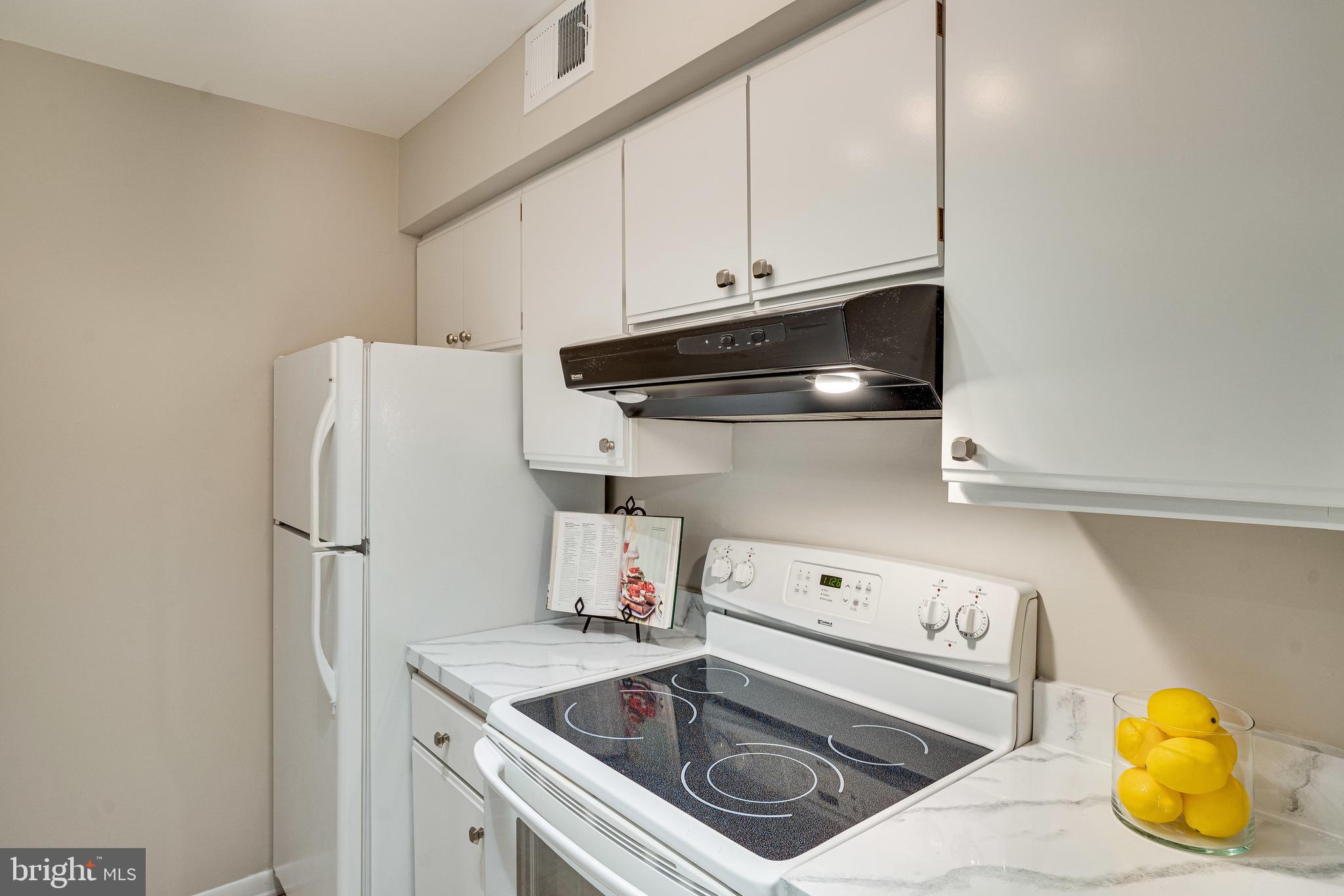 5765 Rexford Court, Unit 5765I Springfield, VA 22152 - Photo 19 of 57 Kitchen