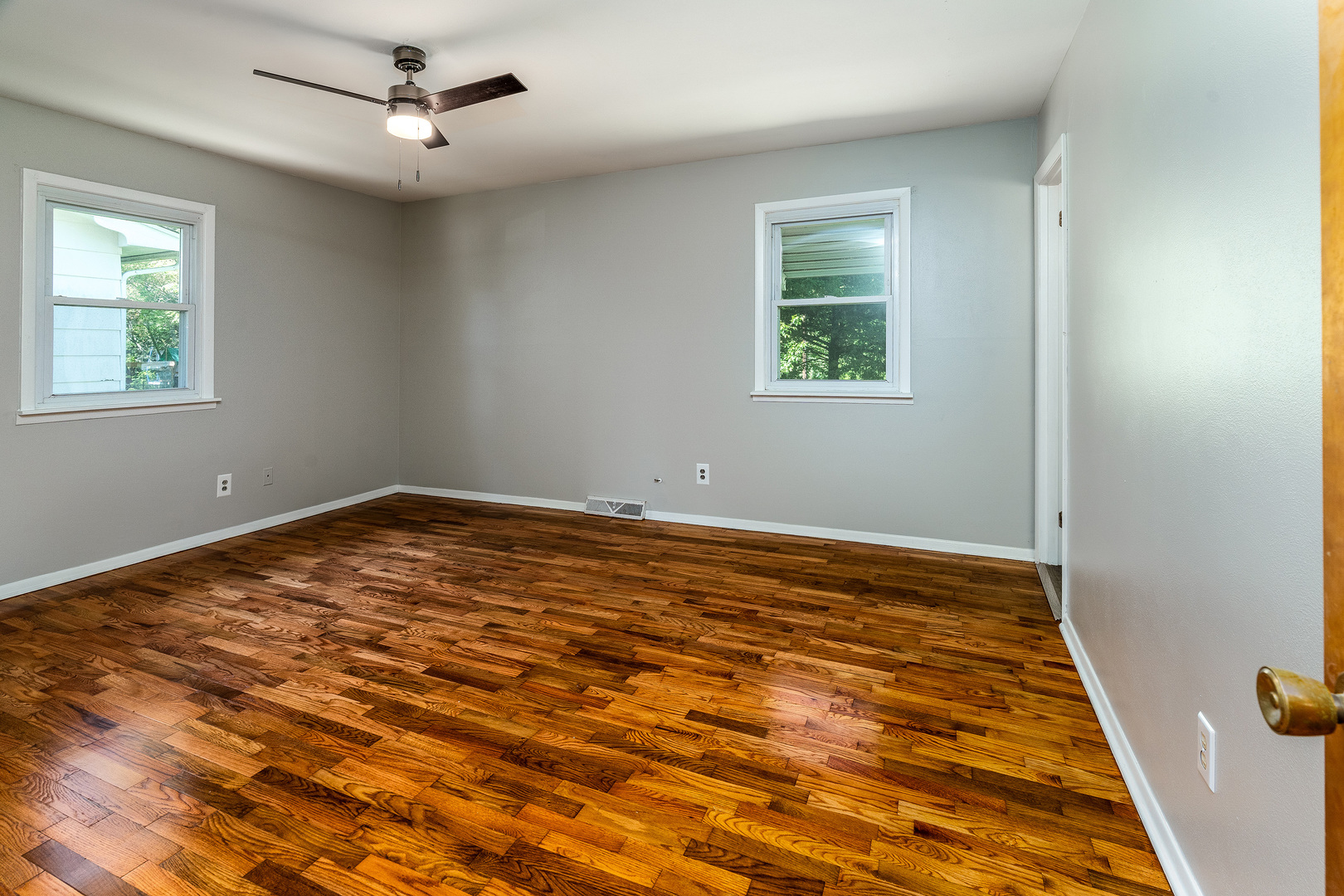 1307 North 16th Street Murphysboro, IL 62966 - Photo 13 of 27 a view of empty room with window
