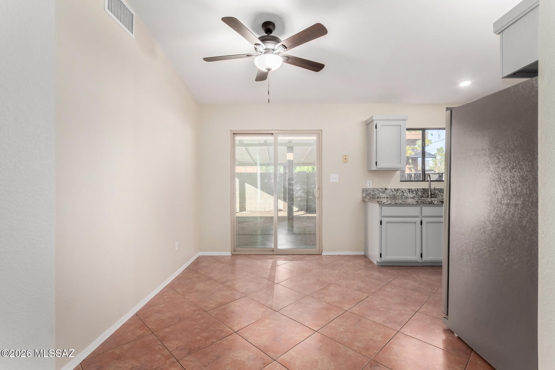 548 South Country Club Road Tucson, AZ 85716 - Photo 7 of 26